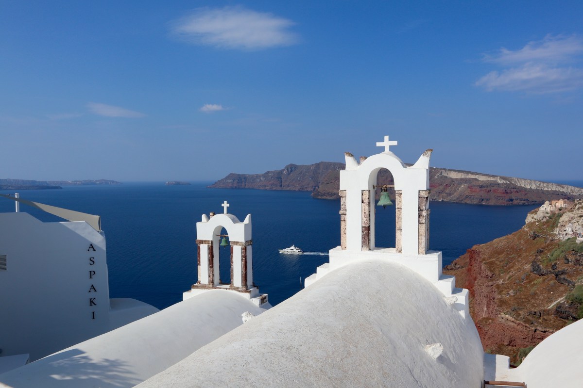 8 Amazing Things You Can’t Miss in Santorini, Greece
