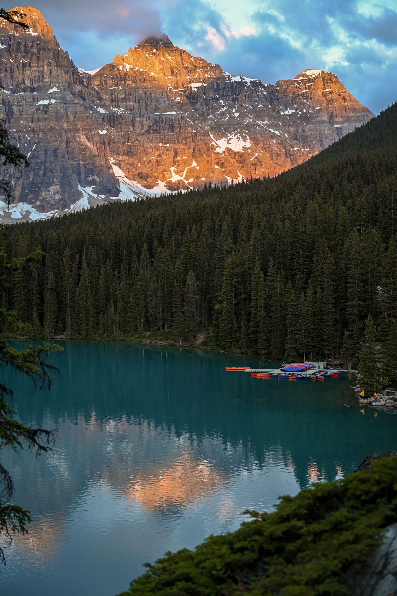 Sunrise at Moraine Lake in Banff National Park